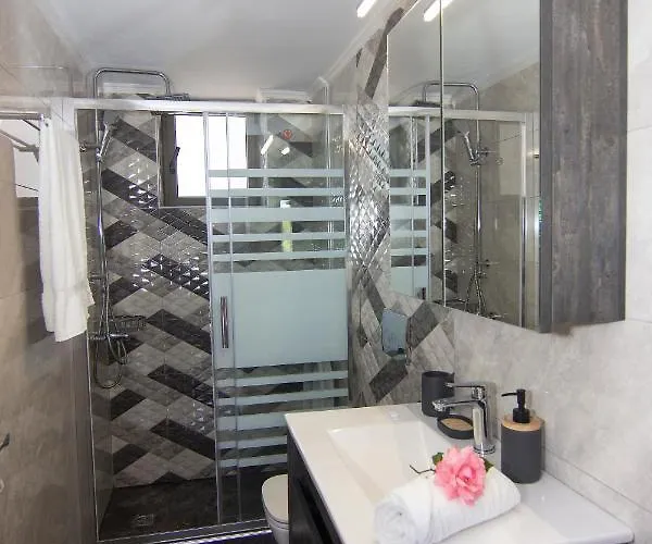 Angelastudios-stoupa Apartament *